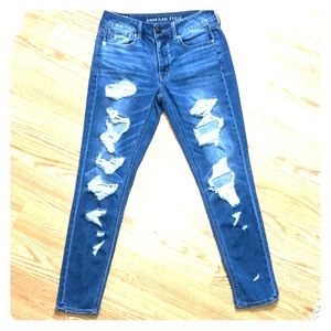 American Eagle Distressed 5 pocket Jeans